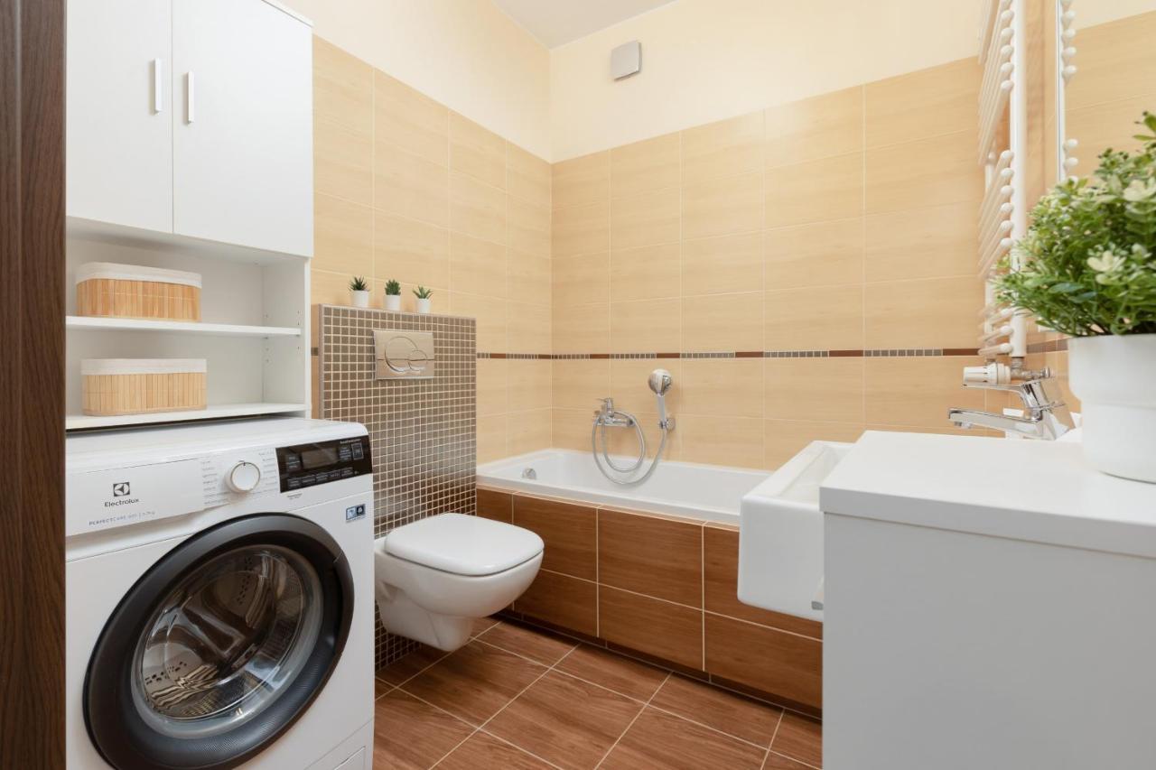 Praga Family Apartment With Parking By Noclegi Renters Warszawa Eksteriør bilde